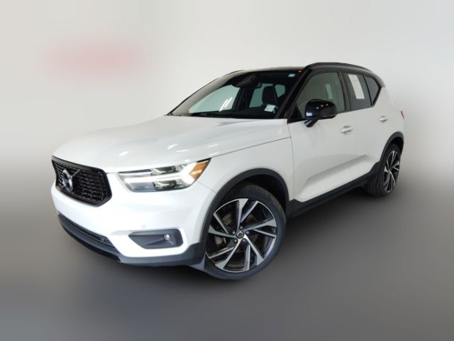 2021 Volvo XC40 R-Design