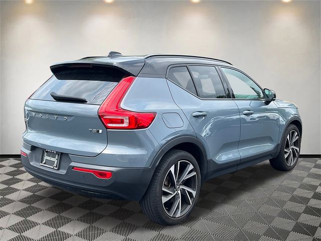 2021 Volvo XC40 R-Design