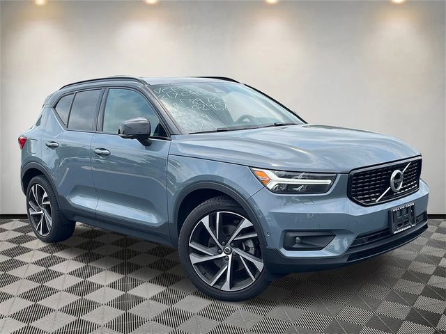 2021 Volvo XC40 R-Design