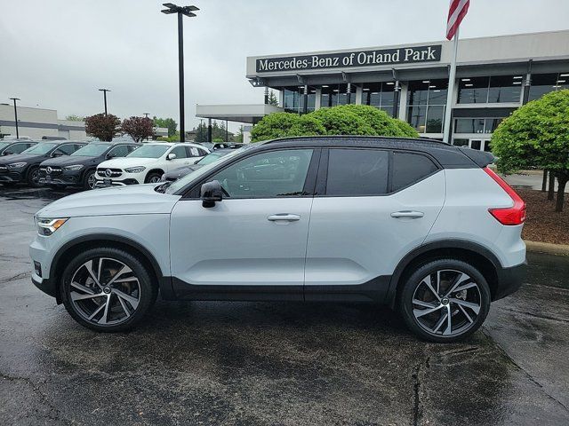 2021 Volvo XC40 R-Design