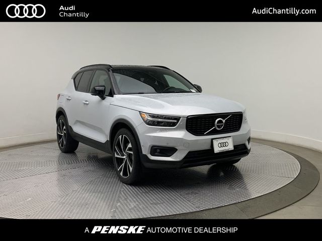 2021 Volvo XC40 R-Design