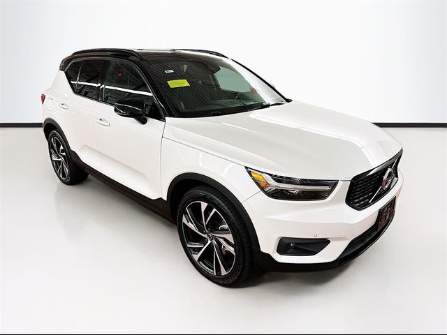 2021 Volvo XC40 R-Design