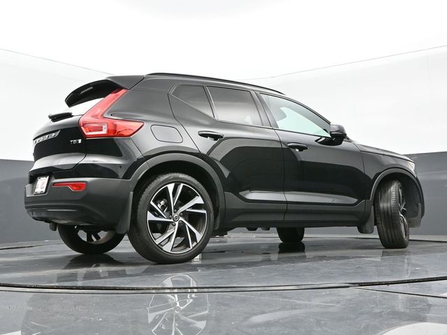 2021 Volvo XC40 R-Design