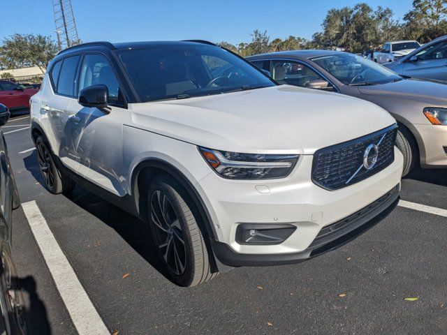 2021 Volvo XC40 R-Design