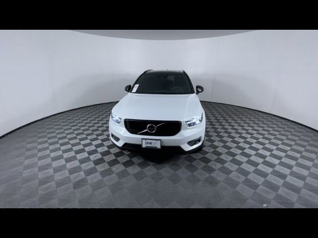 2021 Volvo XC40 R-Design