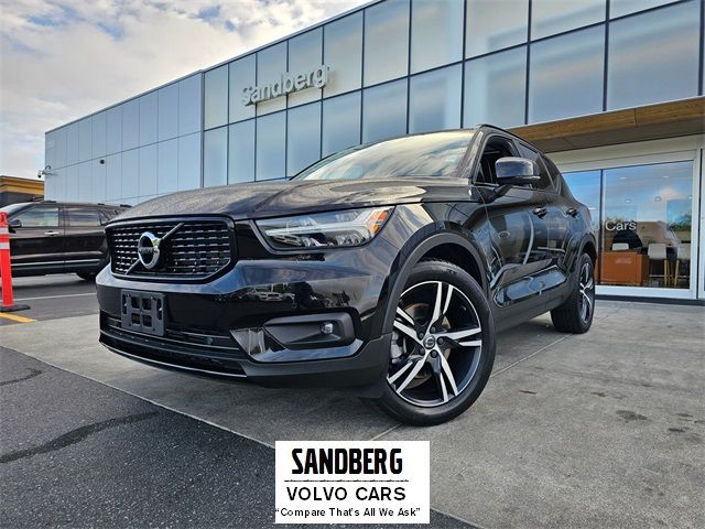 2021 Volvo XC40 R-Design