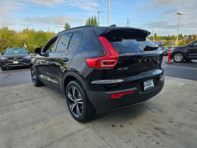 2021 Volvo XC40 R-Design