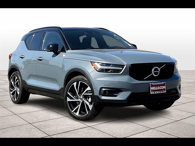 2021 Volvo XC40 R-Design