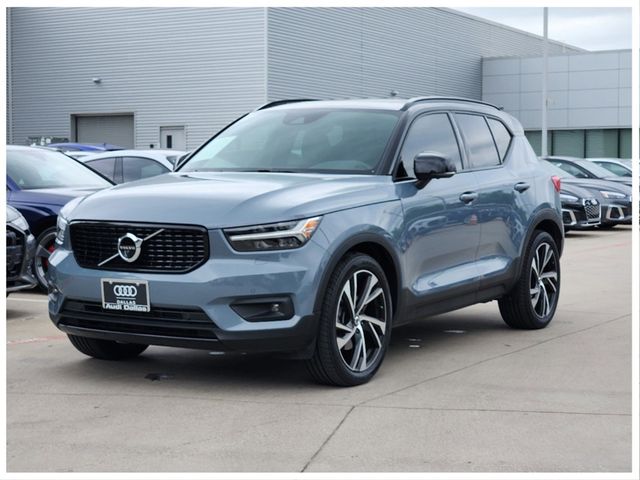 2021 Volvo XC40 R-Design