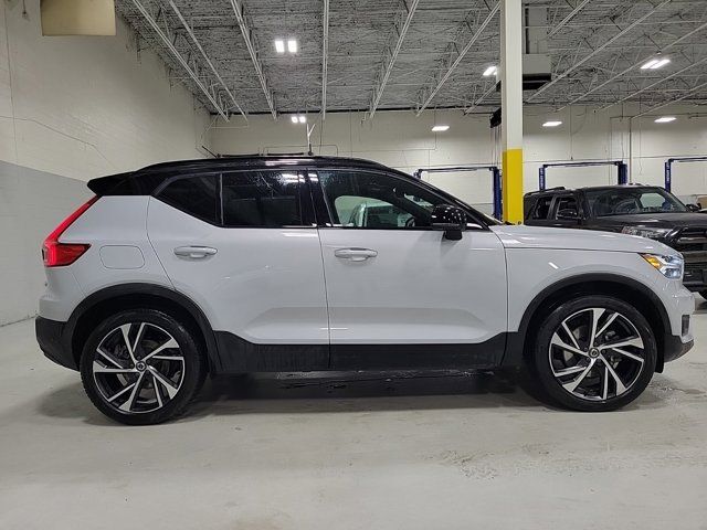 2021 Volvo XC40 R-Design