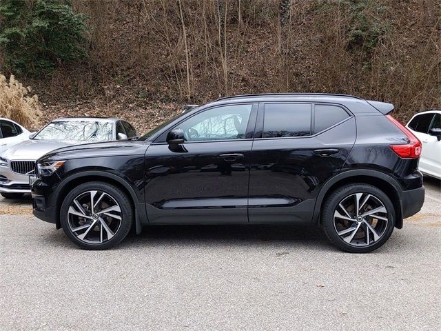2021 Volvo XC40 R-Design