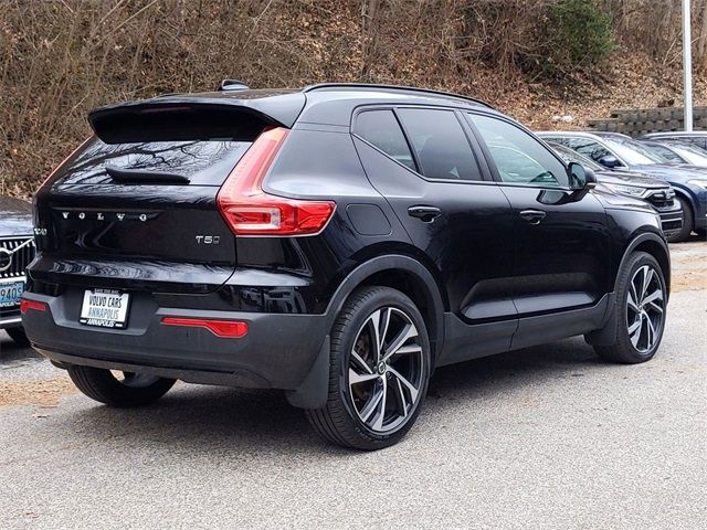 2021 Volvo XC40 R-Design