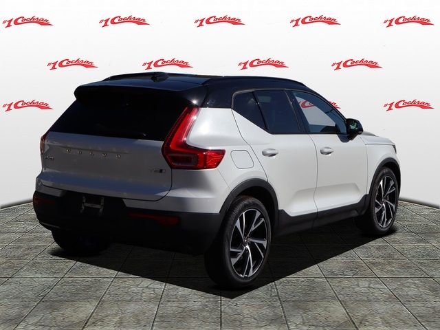 2021 Volvo XC40 R-Design