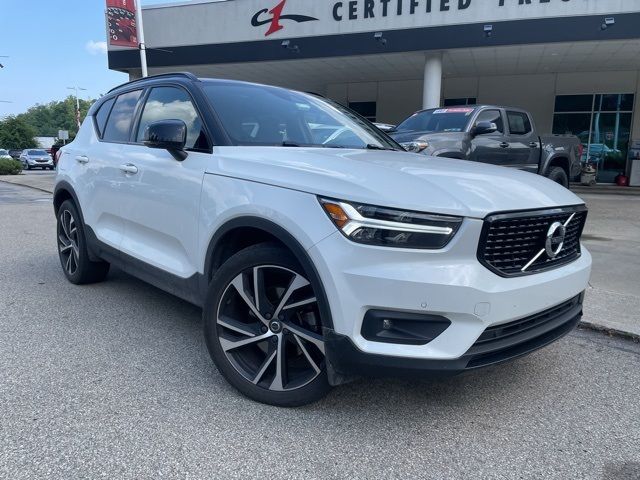 2021 Volvo XC40 R-Design