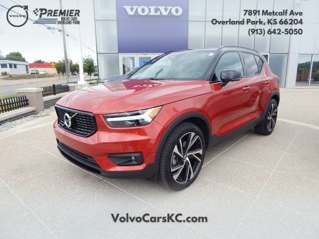 2021 Volvo XC40 R-Design