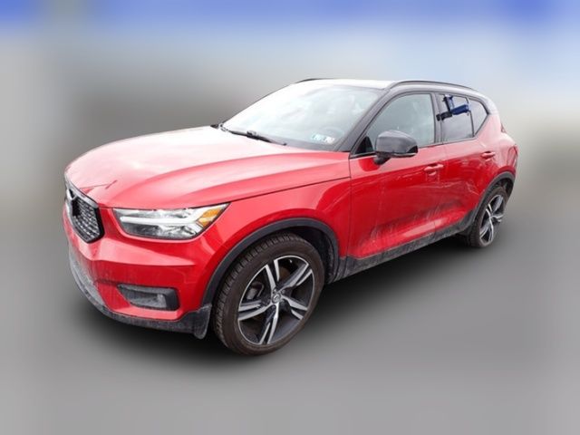 2021 Volvo XC40 R-Design