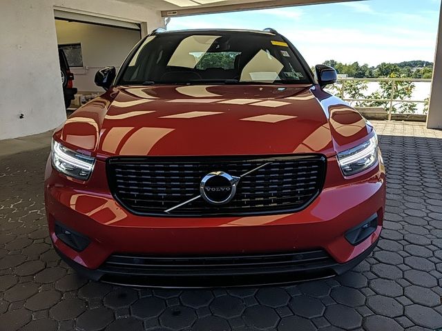 2021 Volvo XC40 R-Design