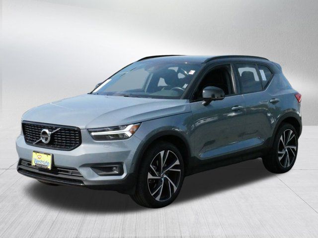 2021 Volvo XC40 R-Design