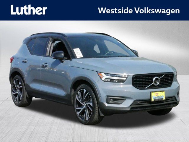 2021 Volvo XC40 R-Design