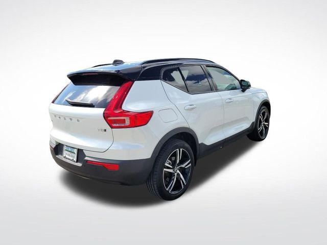 2021 Volvo XC40 R-Design