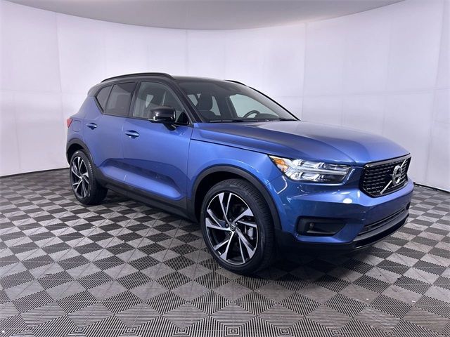 2021 Volvo XC40 R-Design