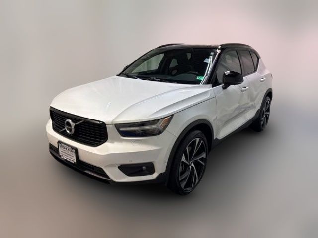 2021 Volvo XC40 R-Design