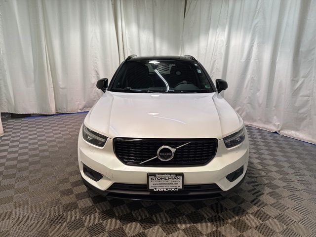 2021 Volvo XC40 R-Design