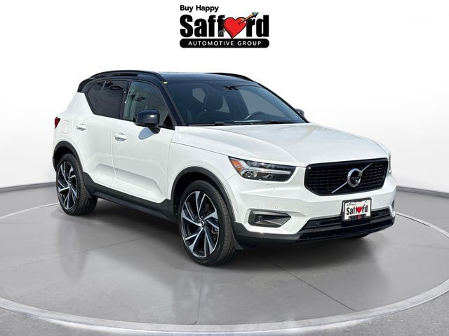 2021 Volvo XC40 R-Design