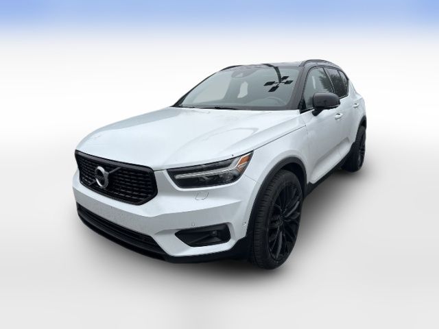 2021 Volvo XC40 R-Design