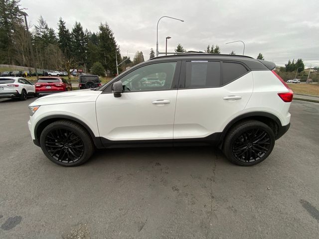 2021 Volvo XC40 R-Design