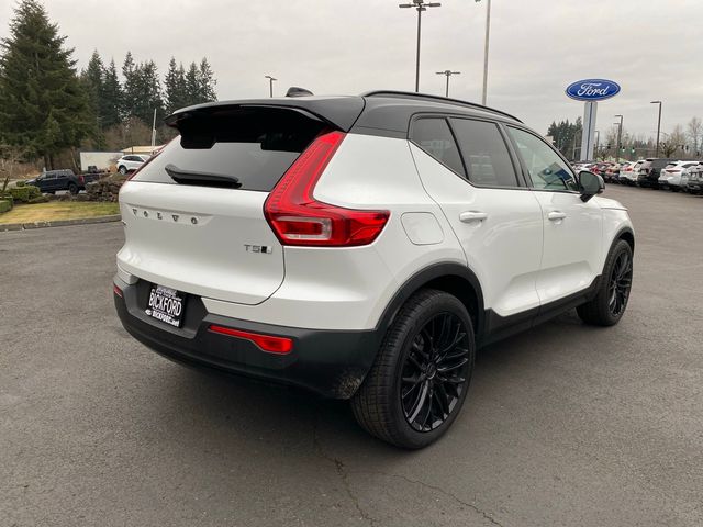 2021 Volvo XC40 R-Design