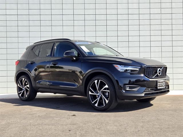 2021 Volvo XC40 R-Design