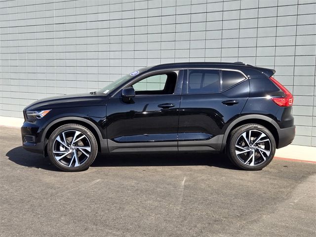 2021 Volvo XC40 R-Design