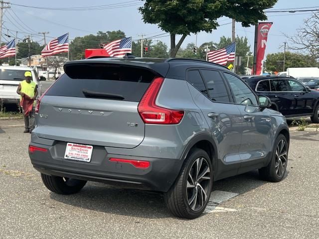 2021 Volvo XC40 R-Design