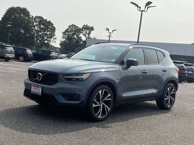 2021 Volvo XC40 R-Design