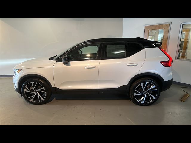 2021 Volvo XC40 R-Design