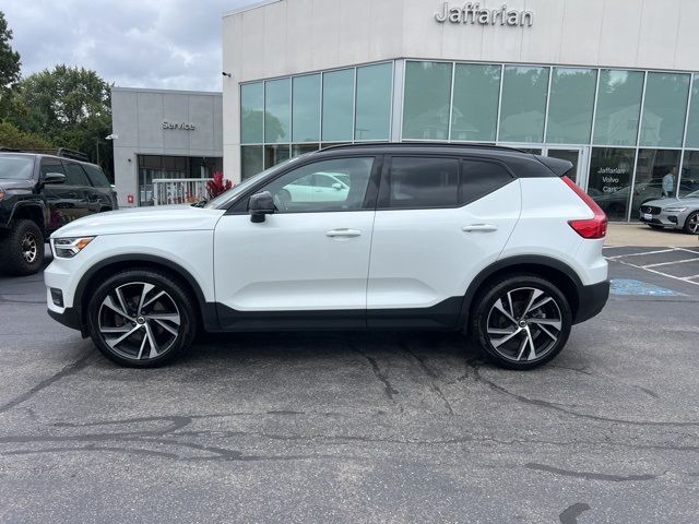 2021 Volvo XC40 R-Design