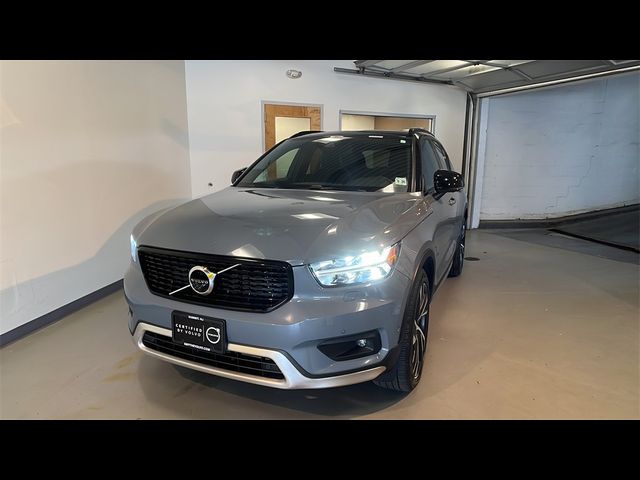 2021 Volvo XC40 R-Design