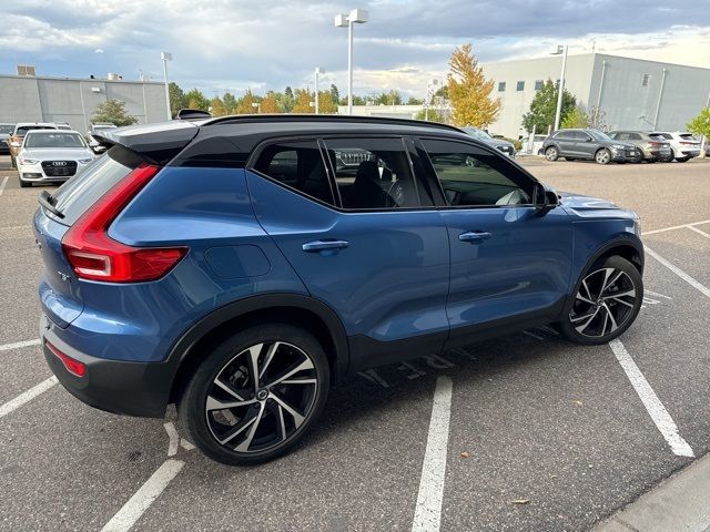 2021 Volvo XC40 R-Design