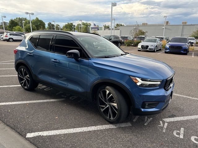 2021 Volvo XC40 R-Design