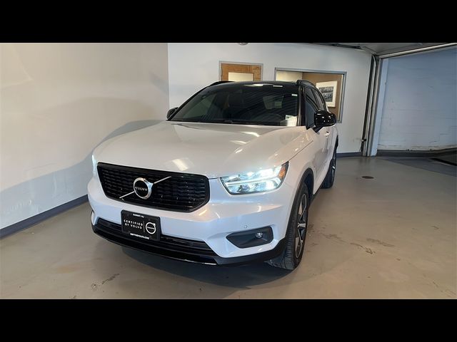 2021 Volvo XC40 R-Design