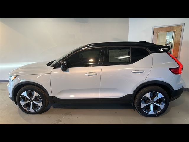 2021 Volvo XC40 R-Design