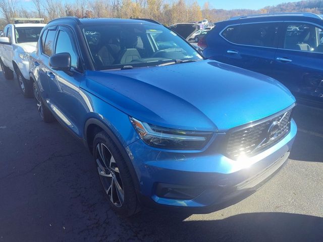 2021 Volvo XC40 R-Design