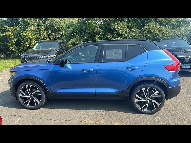 2021 Volvo XC40 R-Design