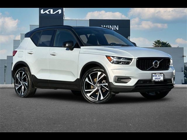 2021 Volvo XC40 R-Design