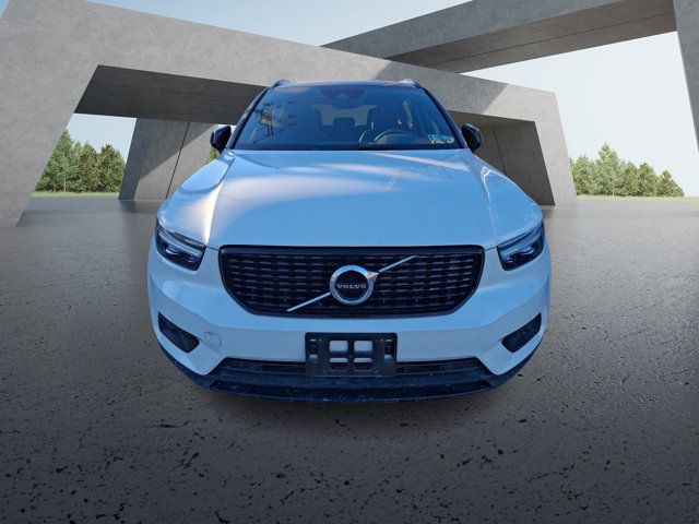 2021 Volvo XC40 R-Design