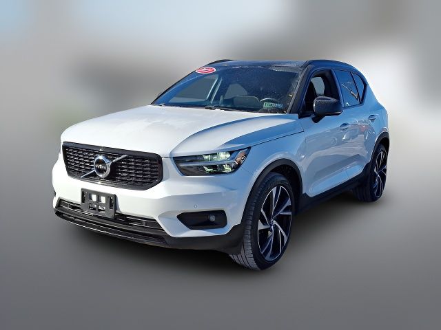 2021 Volvo XC40 R-Design