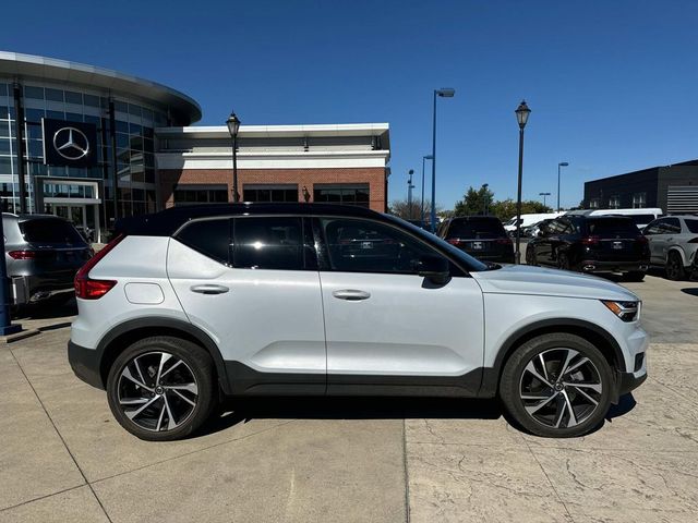 2021 Volvo XC40 R-Design