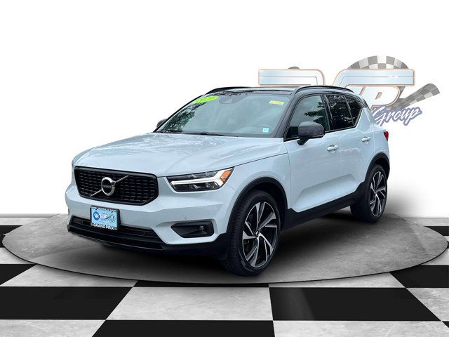 2021 Volvo XC40 R-Design