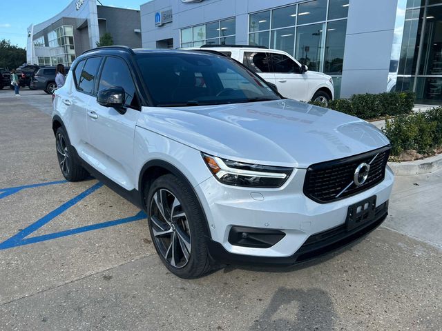 2021 Volvo XC40 R-Design